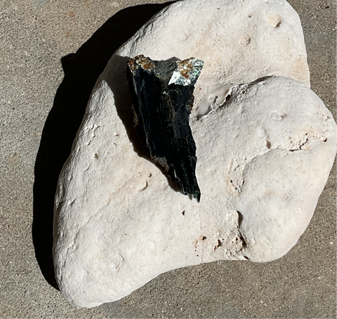 Natural Vivianite shard 43g
