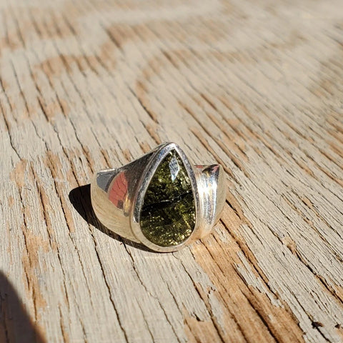 Natural polished faceted Moldavite ring
